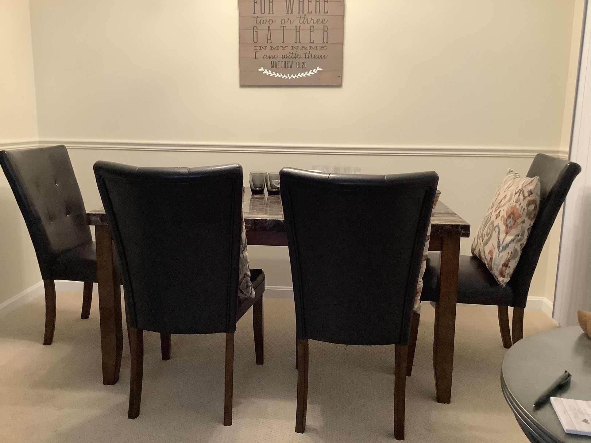 $225 FIRM GOOD CONDITION DINETTE SET WITH 5 FT TABLE AND 4 LEATHER CHAIRS