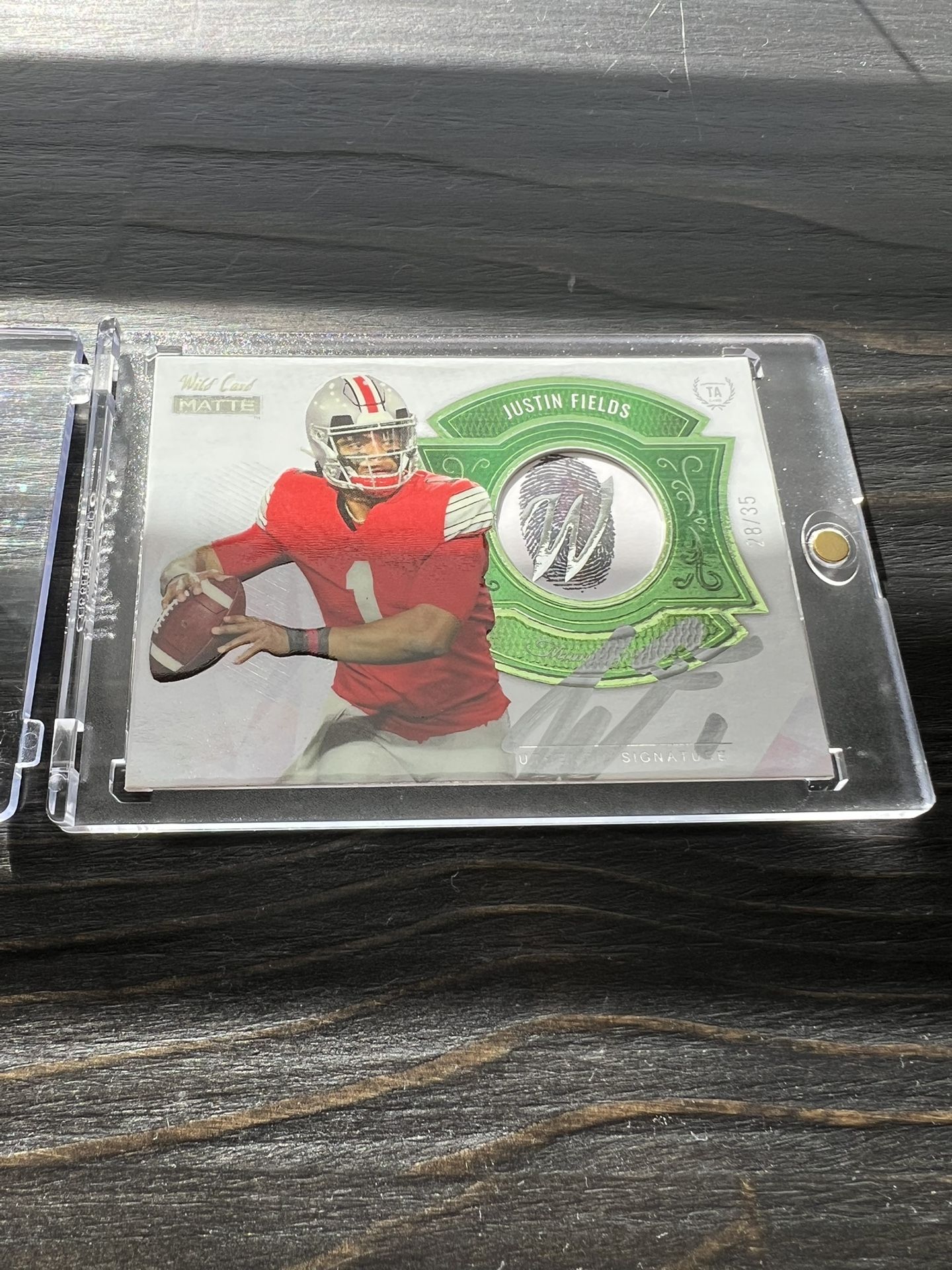 Justin Fields’s Rookie Year On Card Auto, # 28/35 Thumbprint