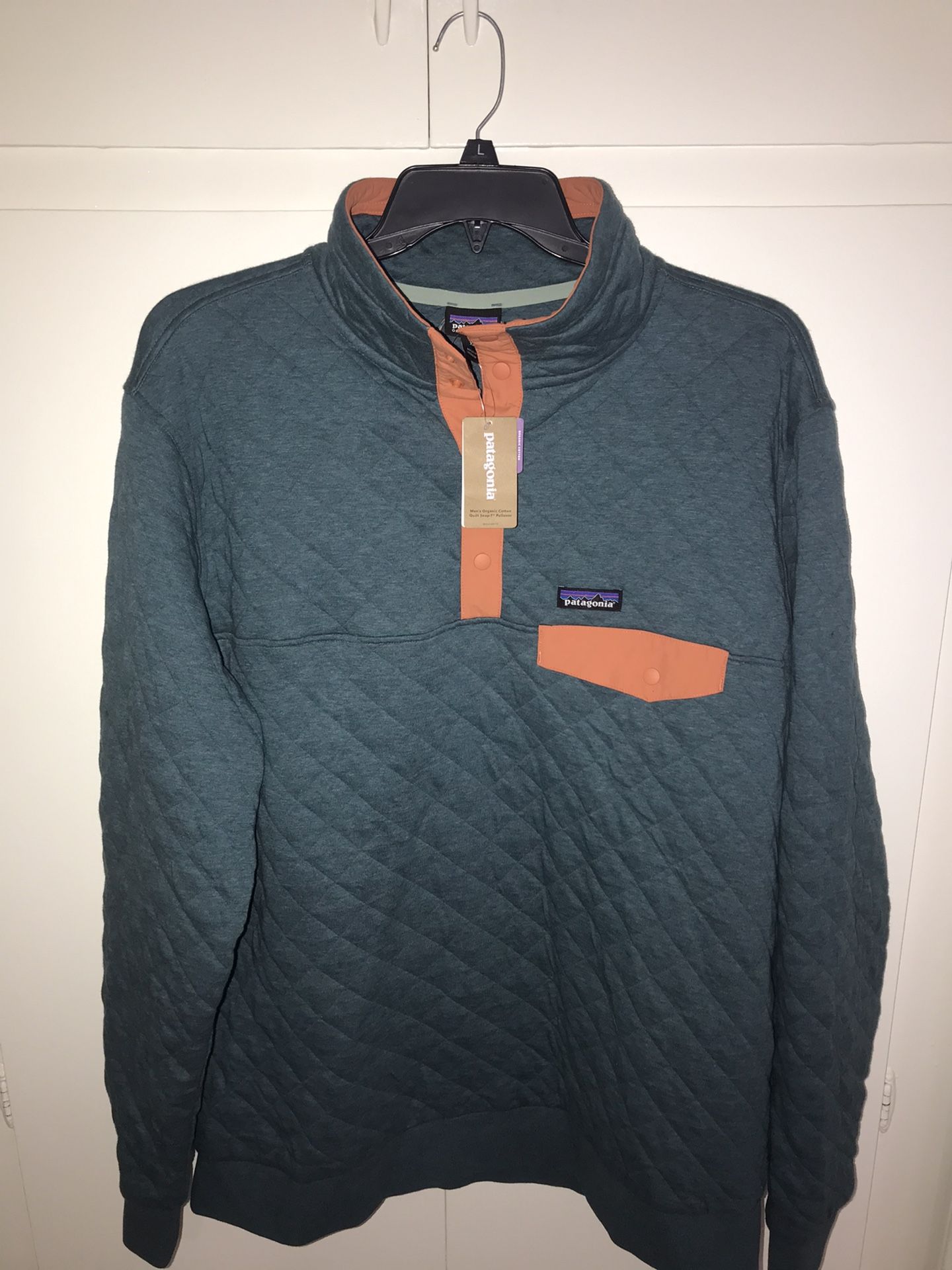 Brand New Very Nice Men’s Patagonia Organic Cotton Pullover