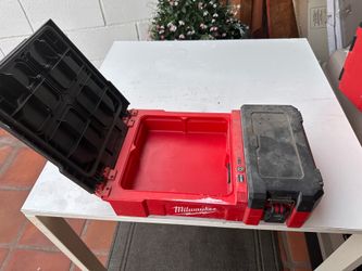 Milwaukee m12 light PACKOUT