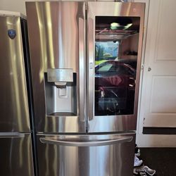 Free LG Refrigerator (FFE error - Motor fan needs replacement)