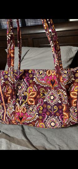 Like new XL Vera Bradley duffle bag