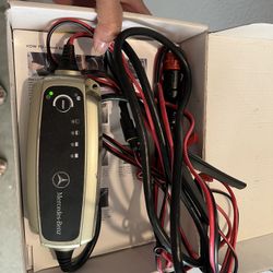 Genuine Mercedes-Benz Trickle Battery Charger