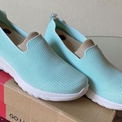 New Sz 7  Pistachio Color Skechers Canvas. SALE Only $40 🍀