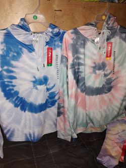 Freestyle Long Sleeve hoodies Large&  Medium 