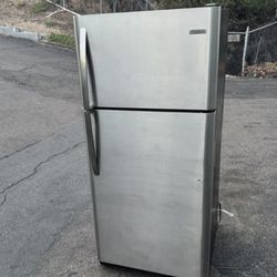 Frigidaire Refrigerator Fridge With Freezer Free Local Delivery