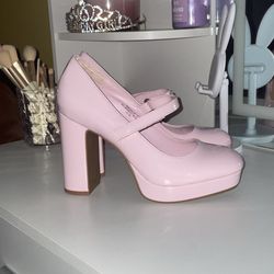 CUTE PINK HEELS