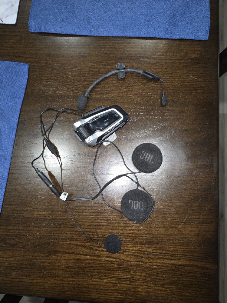 Cardo Scalarider Packtalk With Jbl Speakers