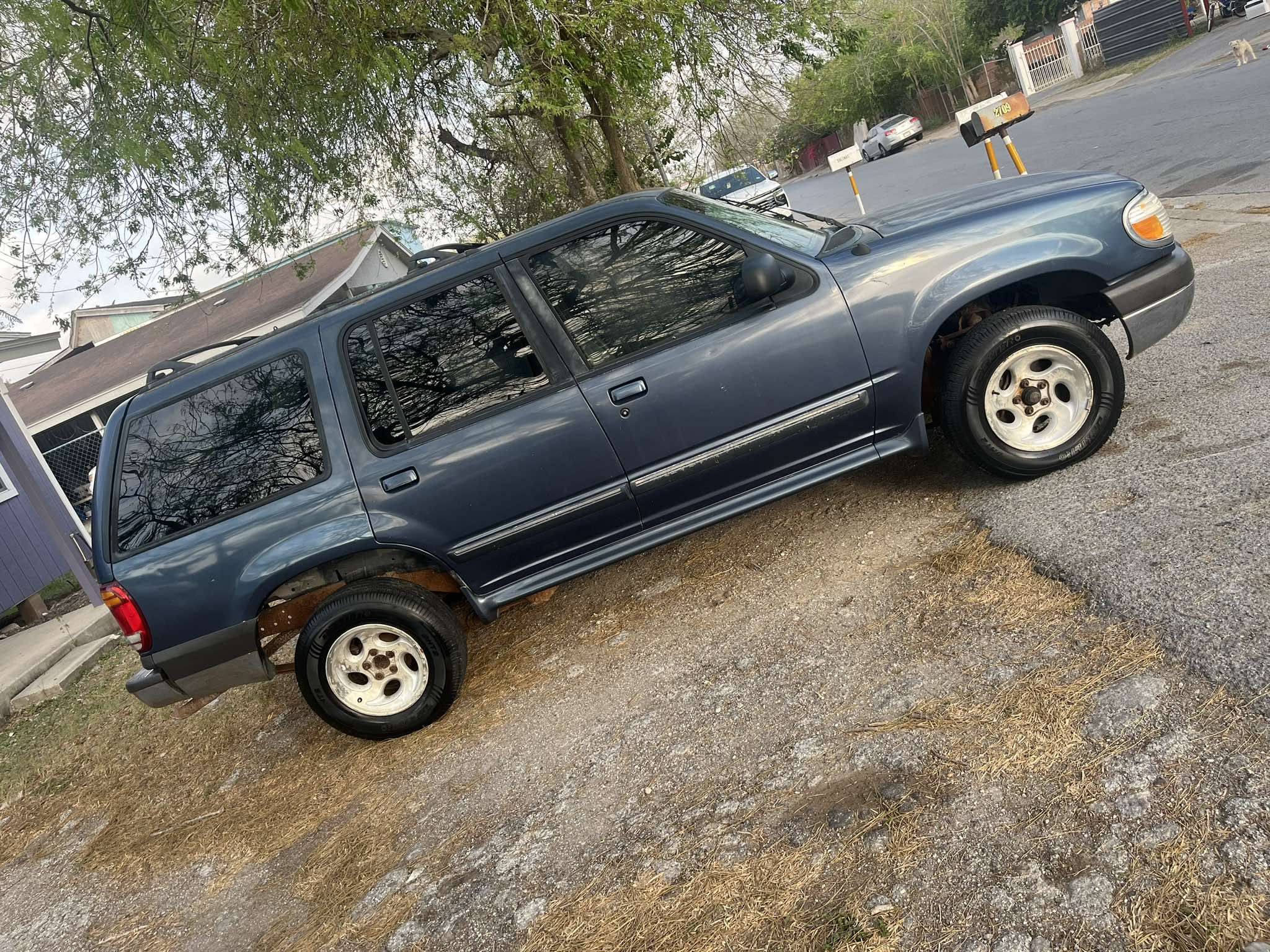 1999 Ford Explorer