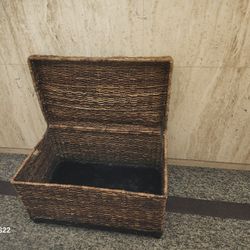 Farmhouse Wicker Trunk