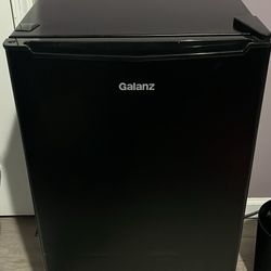 Mini fridge/freezer
