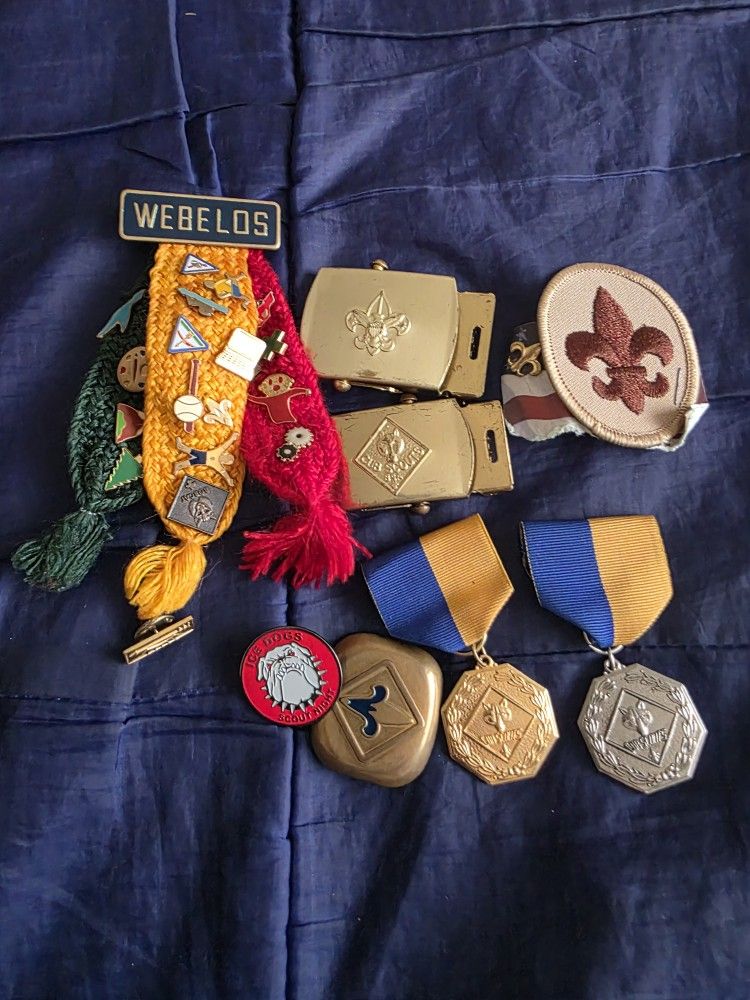 selling webelos boy scouts badges