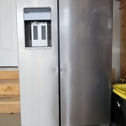 New (2023) Whirlpool Side-by-Side Refrigerator with Ice Maker