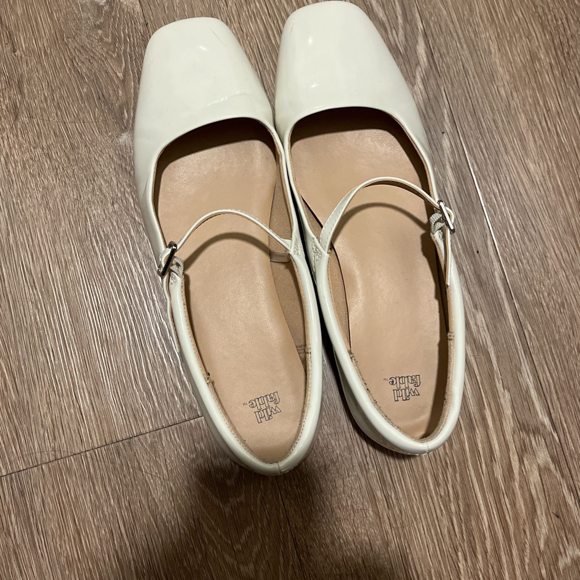 Ivory Flat Shoes Wide Width 9.5