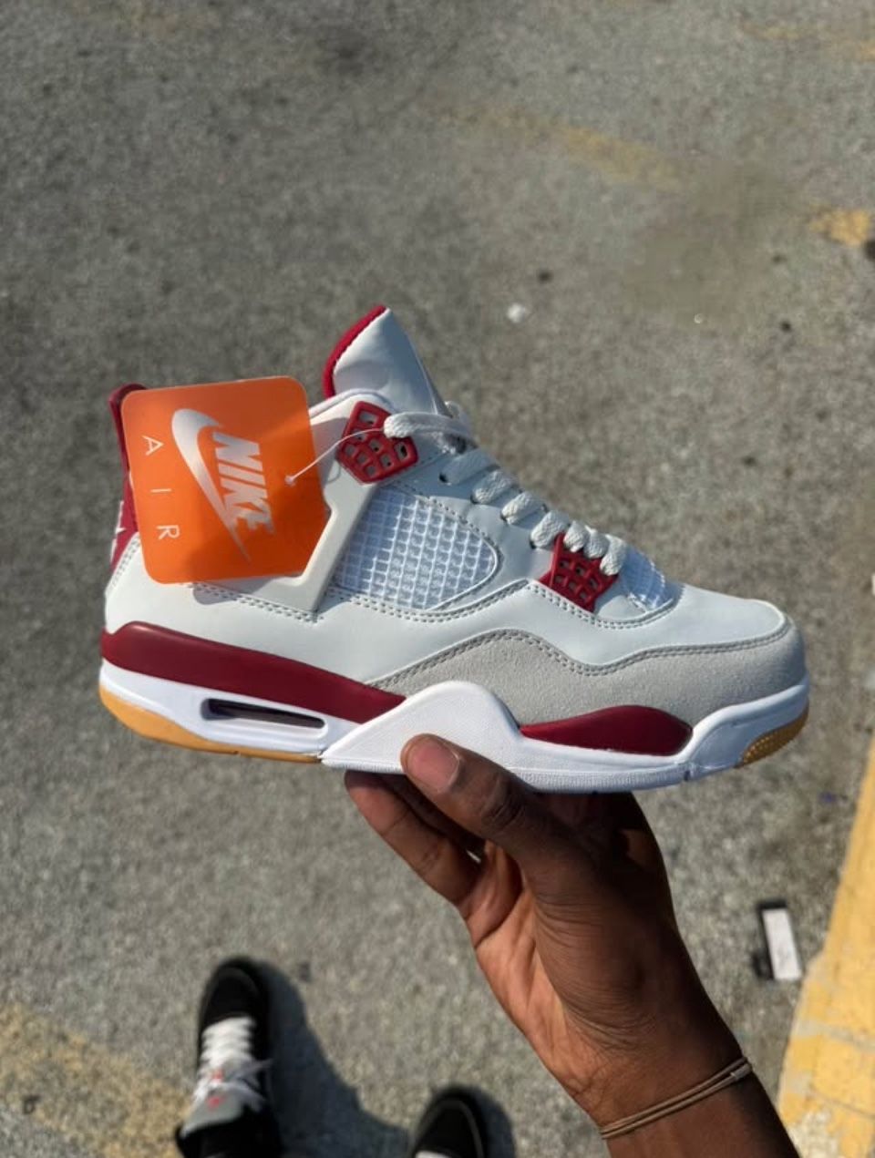 Jordan Retro 4 university red SB