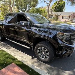 2025 GMC Sierra AT4