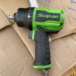 Snap-on™•1/2 Inch Heavy Duty Air Impact Wrench PT850 Green 