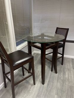 Breakfast high table with chairs