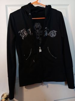 Lindisima sudadera de marca BCBG  semi nueva muy comoda taya m pero que da megor auna s