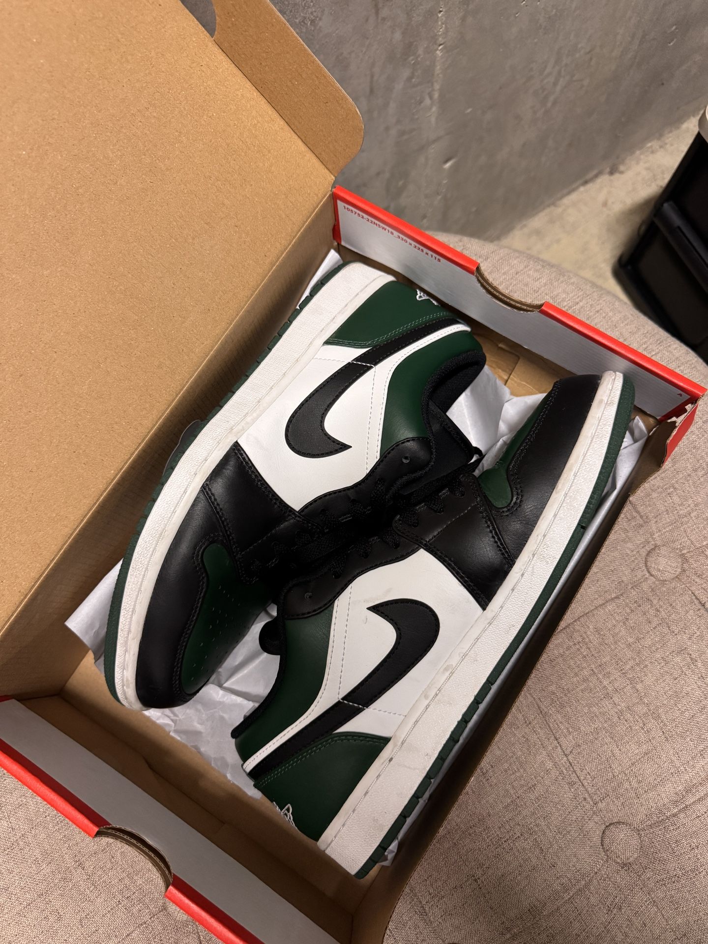 NIKE Air Jordan 1 Low Green Toe Size 11M