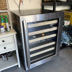 JennAir Stainless Steel Wine Cooler – Excellent Condition