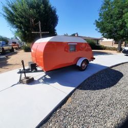    . Teardrop  Trailer  Easy To Tow 