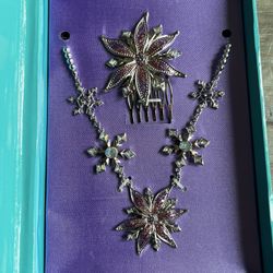 Disney Frozen Elsa Hair Piece & Necklace Box 