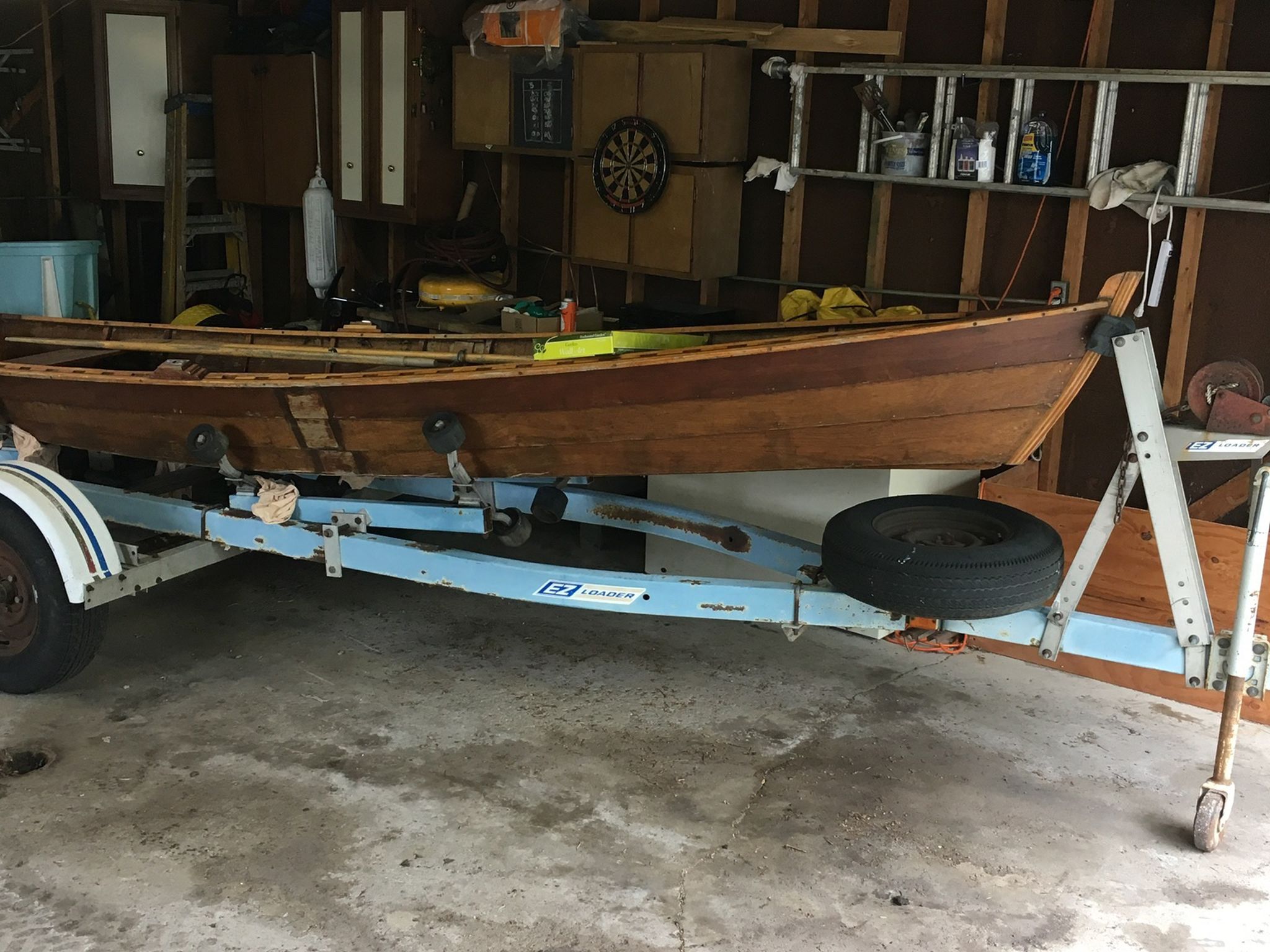Photo 14 foot wooden boat