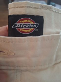 Dickies relaxed fit pants 29R/ 29 inseam.
