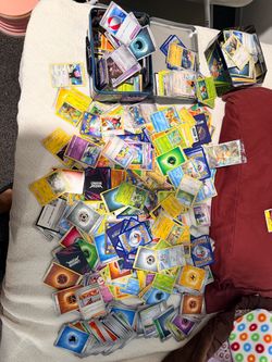 Pokemon Cards (Hundreds of random cards)