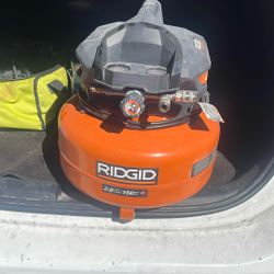 Air Compressor 6 Gallons RIDGID 