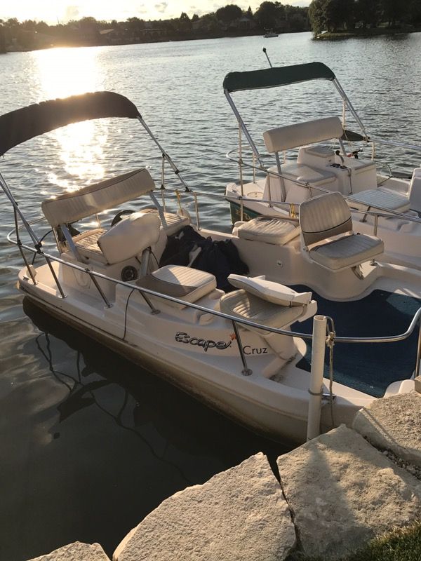Electric Pontoon Boat Escape Cruz