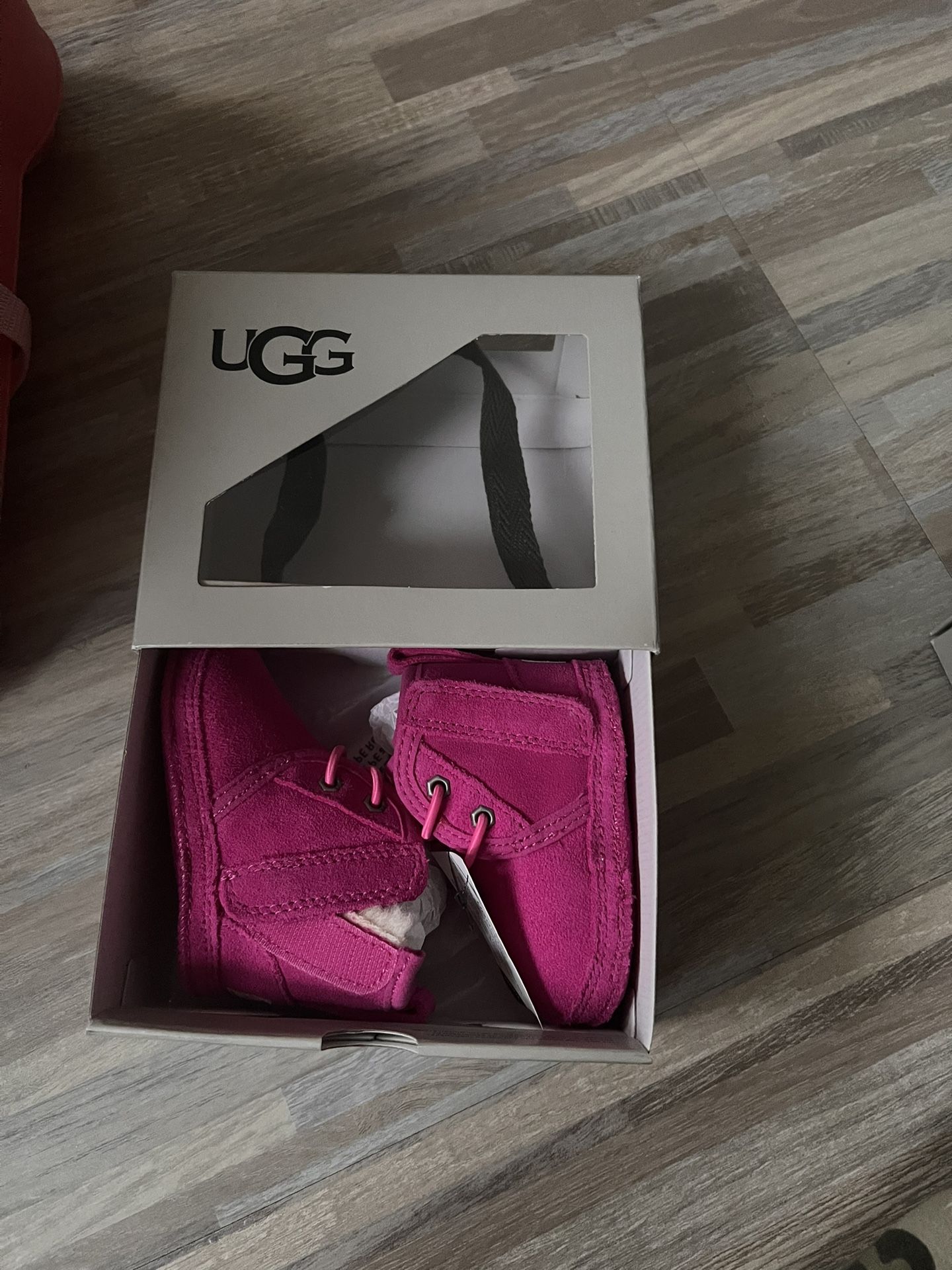 New pink baby neumel Uggs Size 0/1