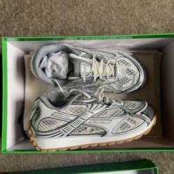 Bottega Veneta Orbit Silver/White 