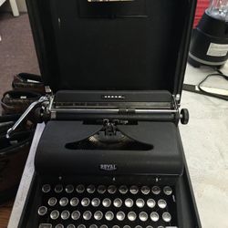 Royal Arrow Typewriter Needs Ribbon 75 Dollars