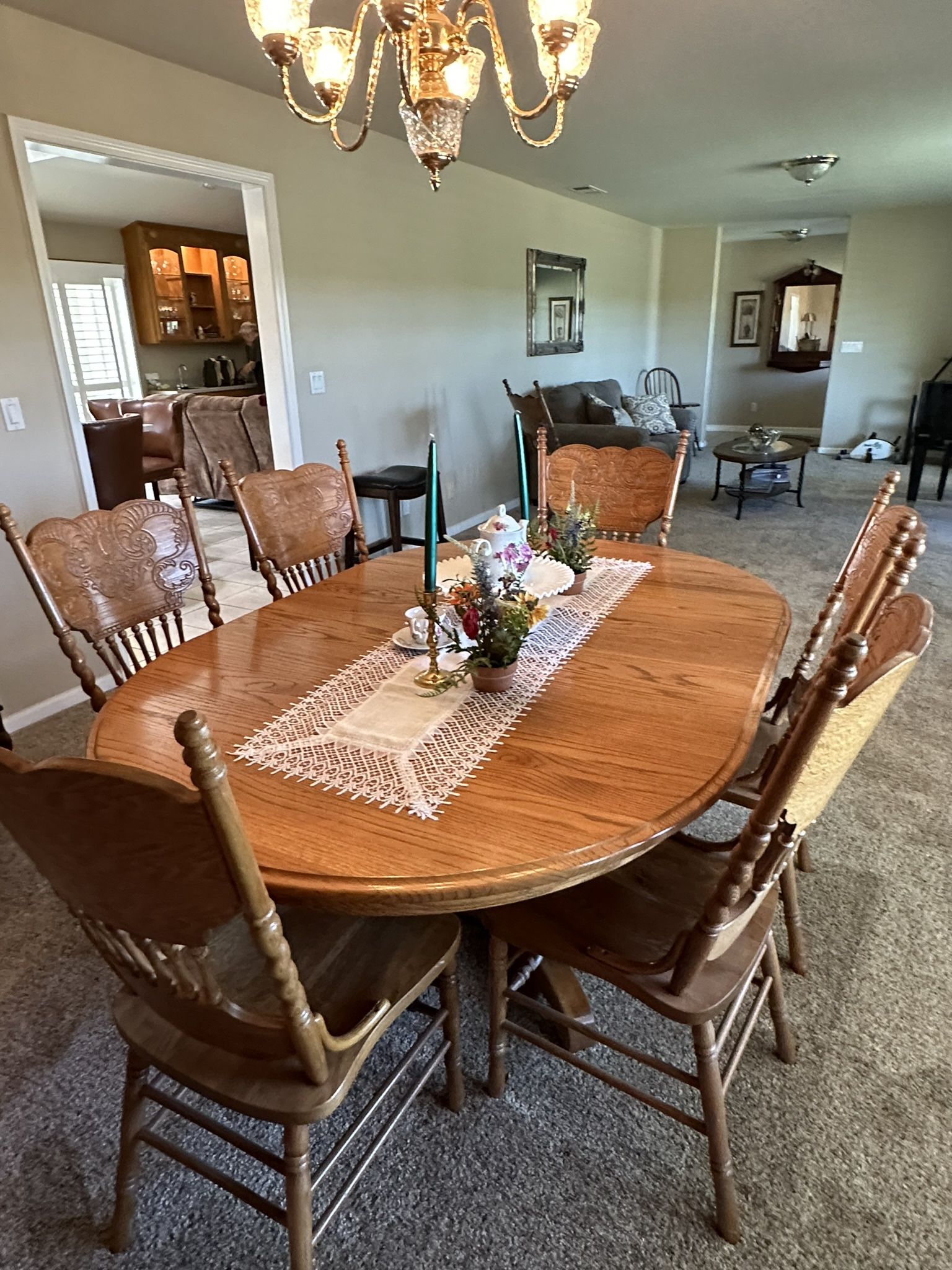 Oak Table 6 Chairs And One Leaf