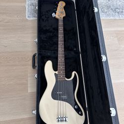 Fender Mark Hoppus Signature Model Bass