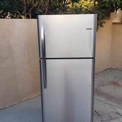 Frigidaire Refrigerator Stainless Steel 20cu Ft 30x32x68 👌👍3 MONTHS WARRANTY 