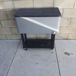 Cooler With Wheels