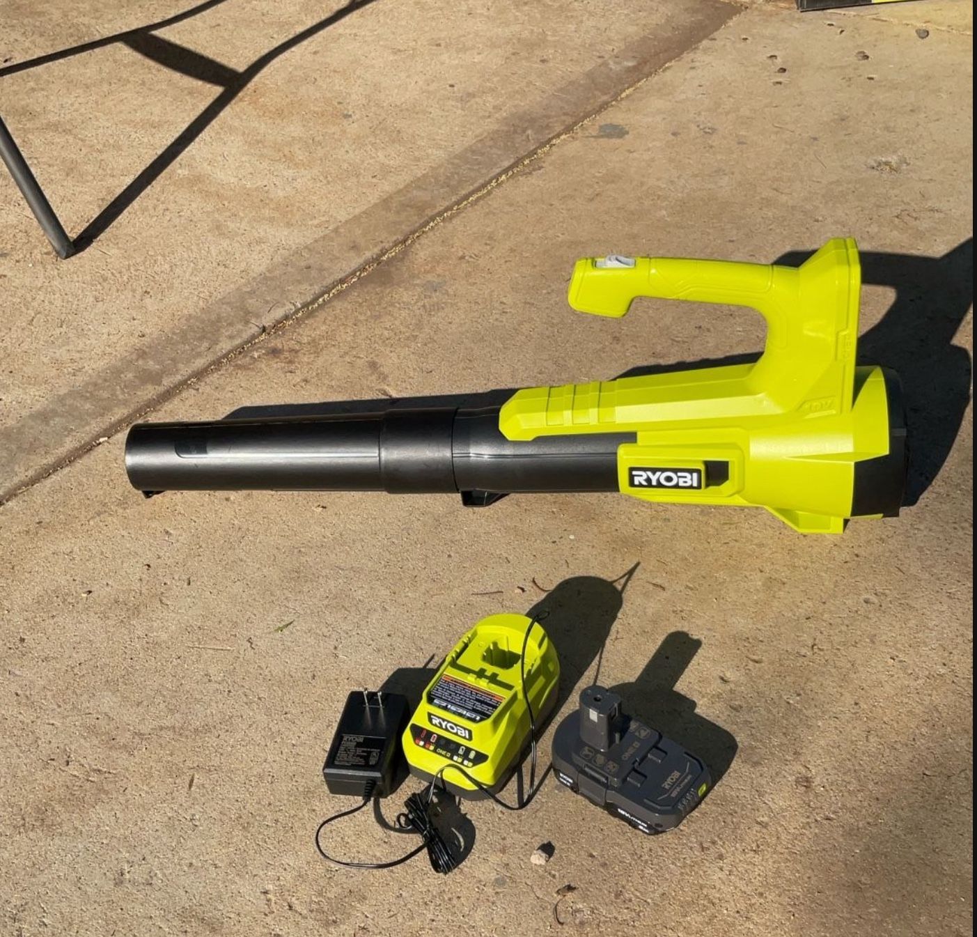 RYOBI ONE+ 18V 90 MPH 250 CFM Cordless Battery Leaf Blower/Sweeper with 2.0 Ah Battery and Charger