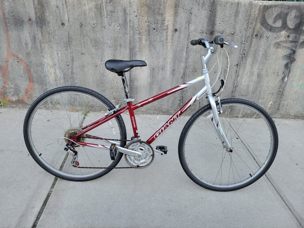 Giant Cypress ST 21 speed road bike