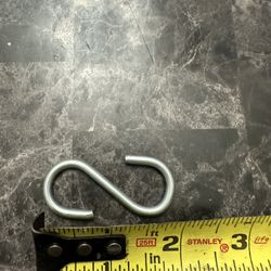 100 PIECES 2” HOCKS 