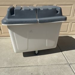 Container Rubbermaid Commercial 