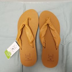 NEW with TAGS  Kuailu Sandals Size 8