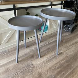 2 Side Tables