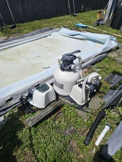 In good condition like new intex system sand filter and cholirator