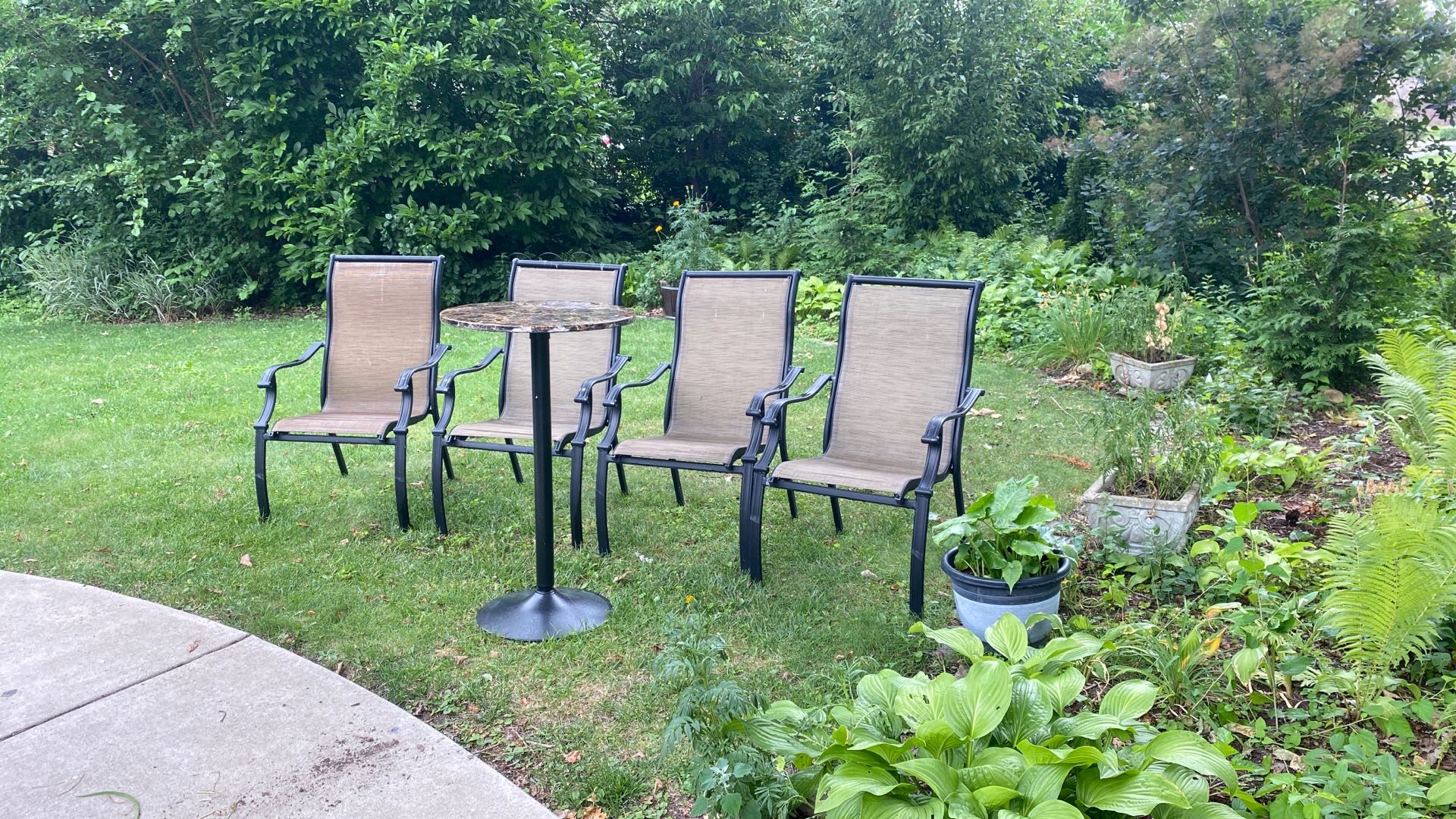 4 Patio Chairs & 1 High Top Table