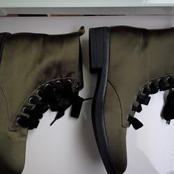 Beautiful Satin Green Dirty Laundry Brand Boots 