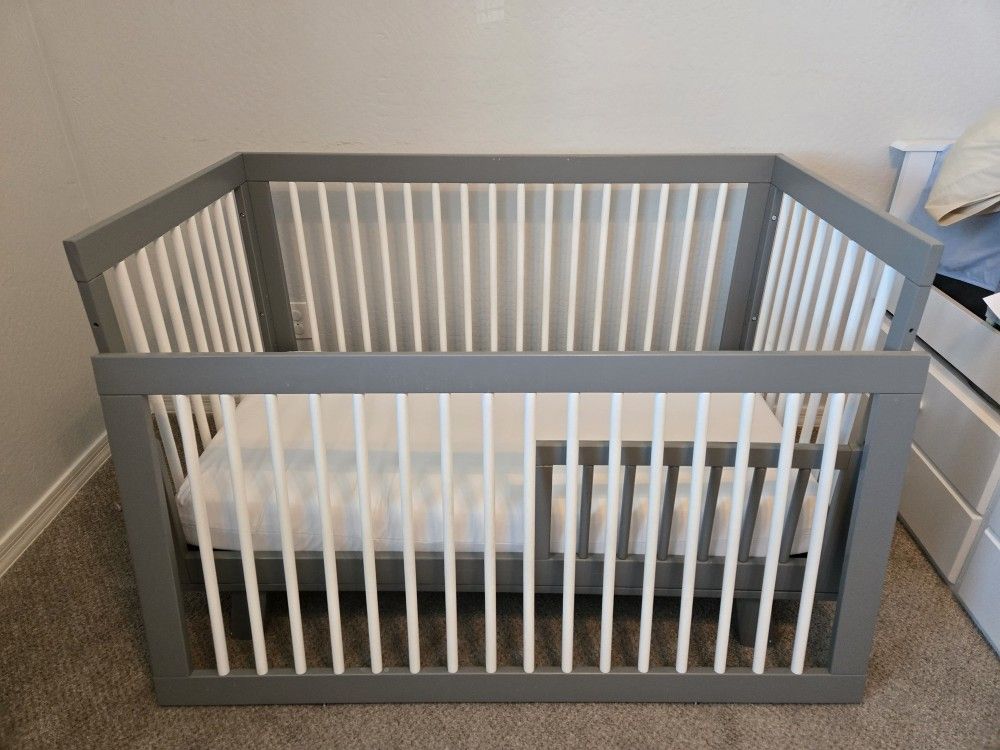 Crib And  Dresser Credenza  Set-inckude Mattress