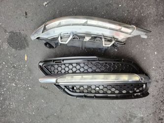2009-2013 Mercedes S550 fog lights with accessories OEM.